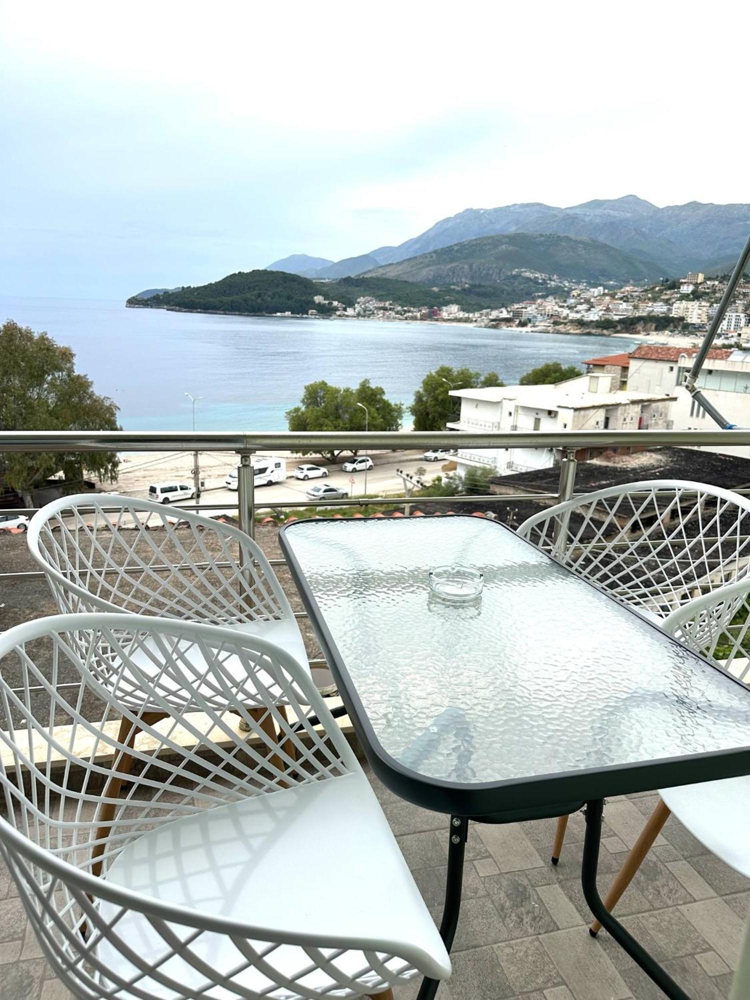 Rooms With View Himare Rum bild
