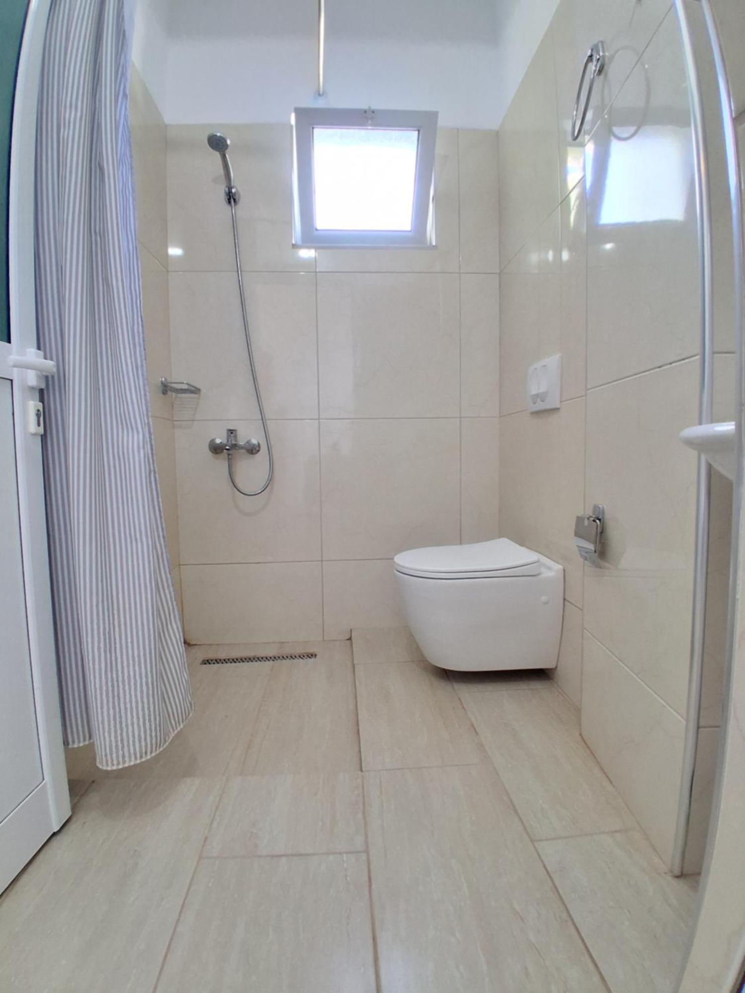Rooms With View Himare Rum bild