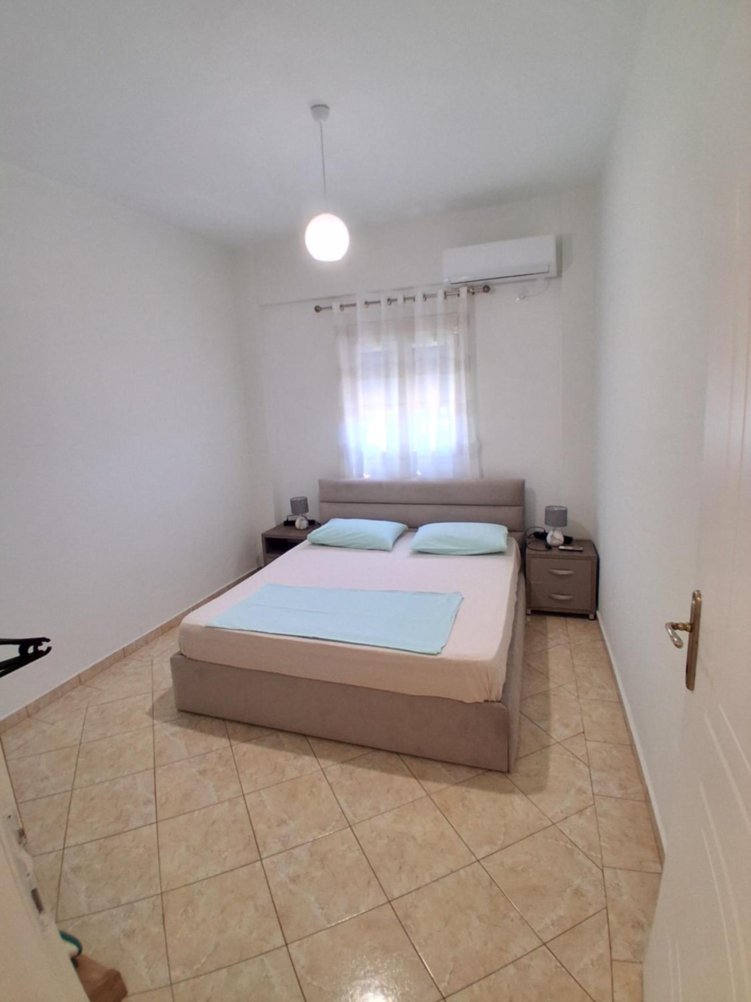 Rooms With View Himare Rum bild
