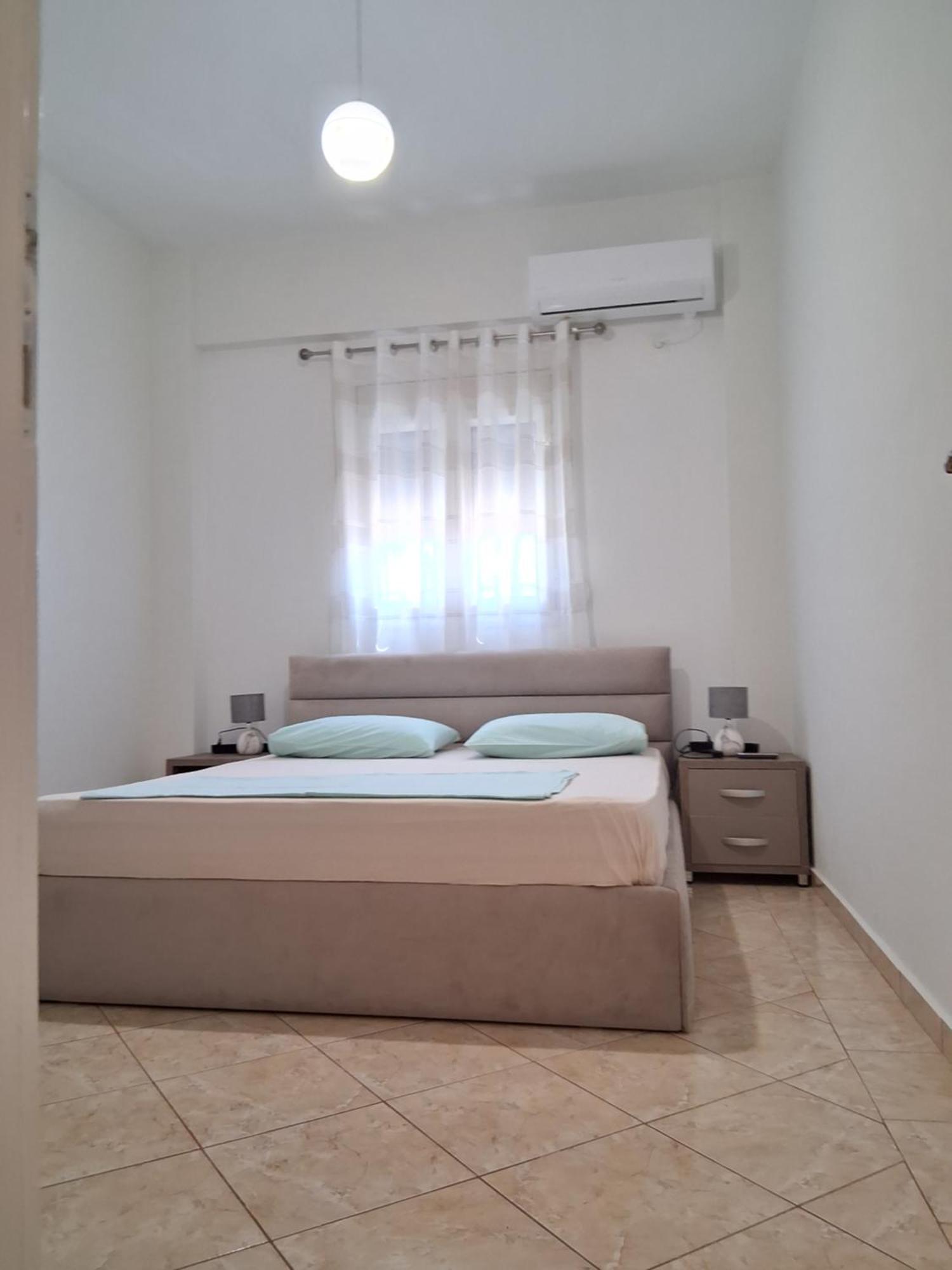 Rooms With View Himare Rum bild