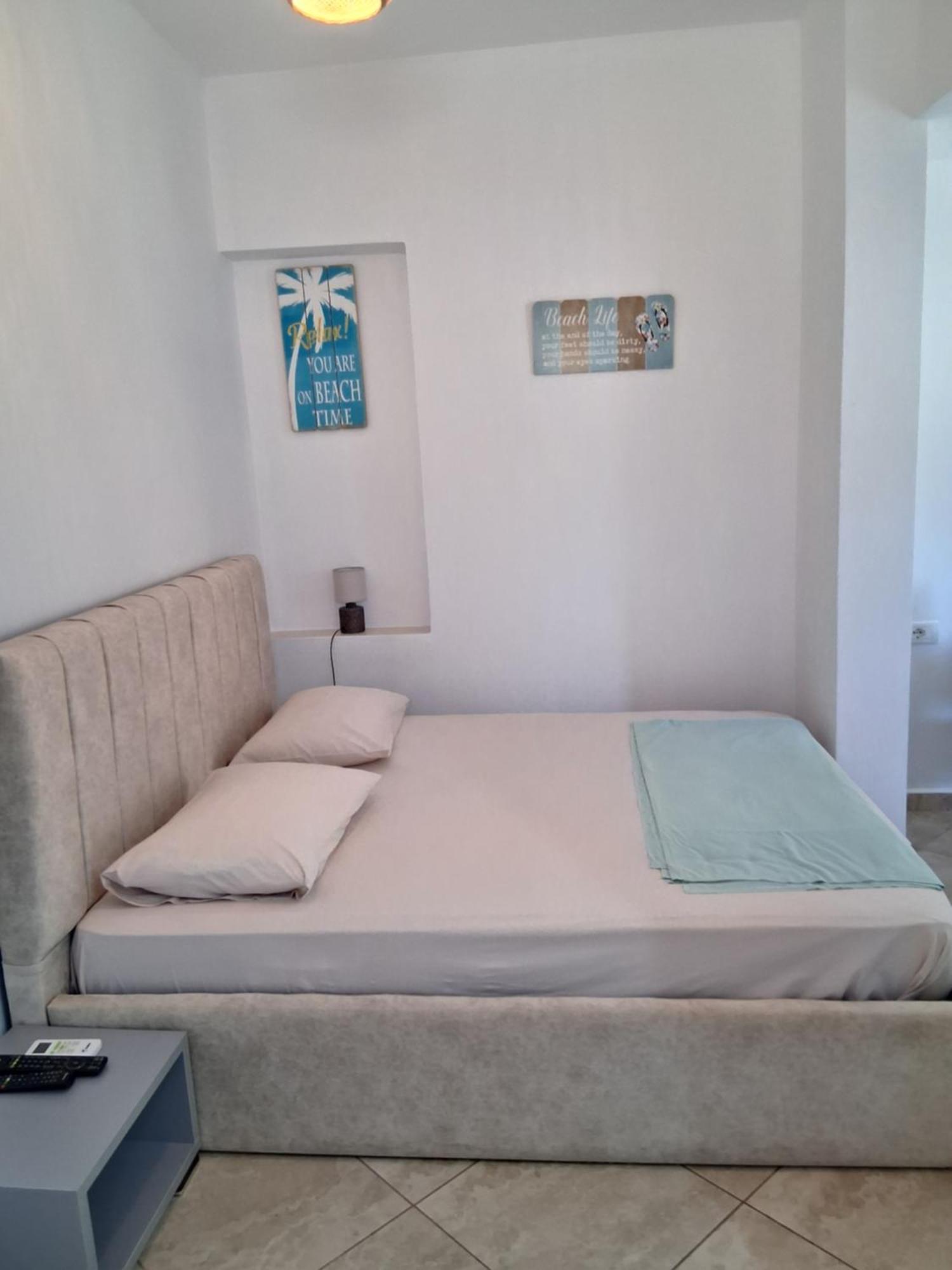 Rooms With View Himare Rum bild