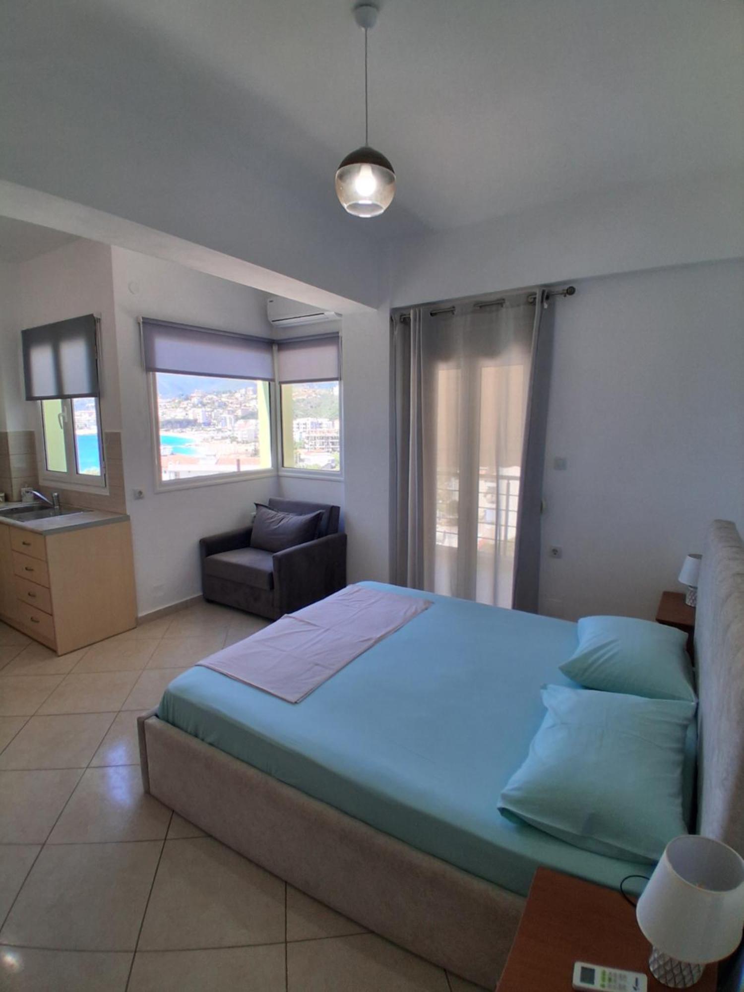 Rooms With View Himare Rum bild
