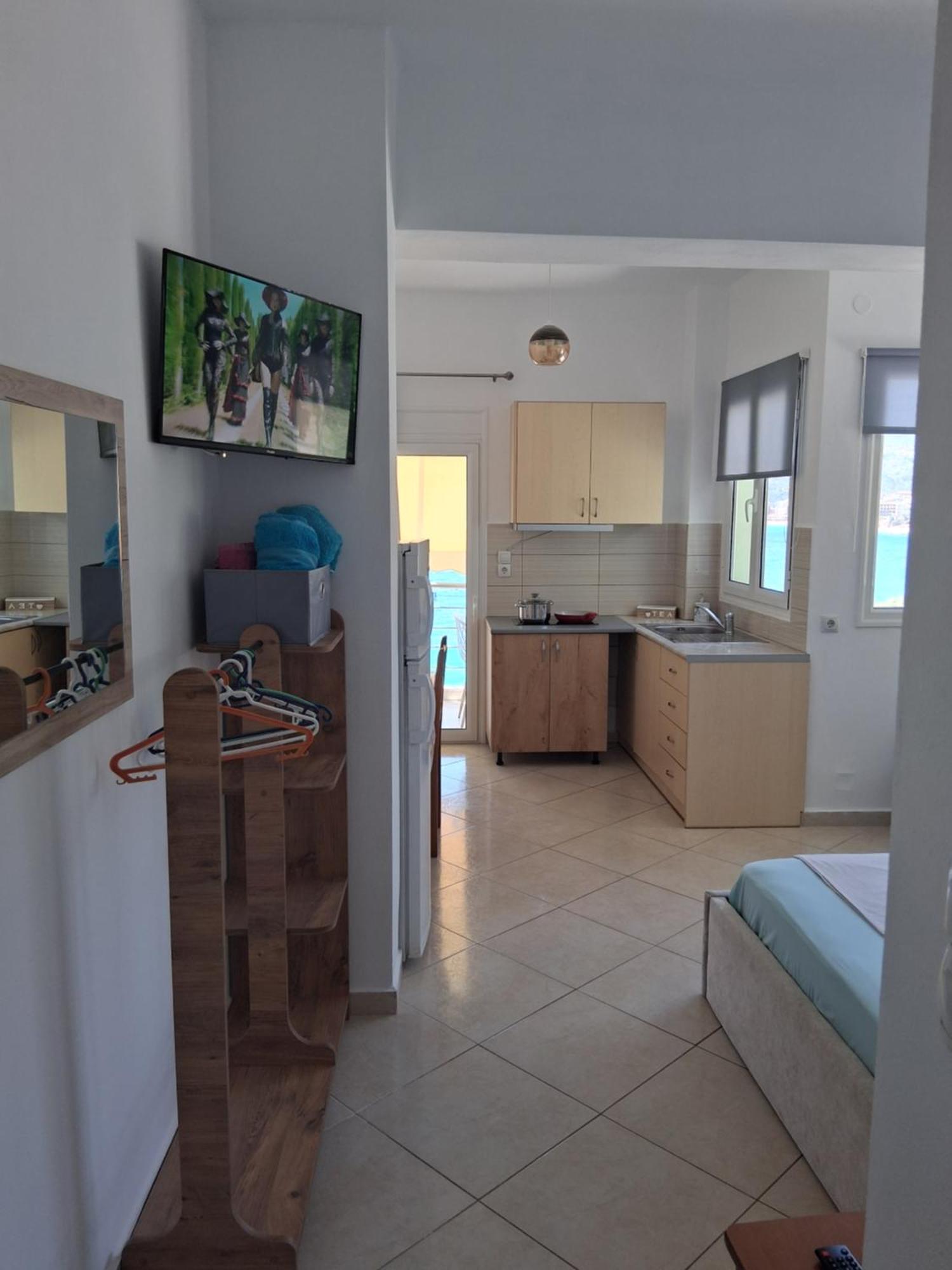 Rooms With View Himare Rum bild