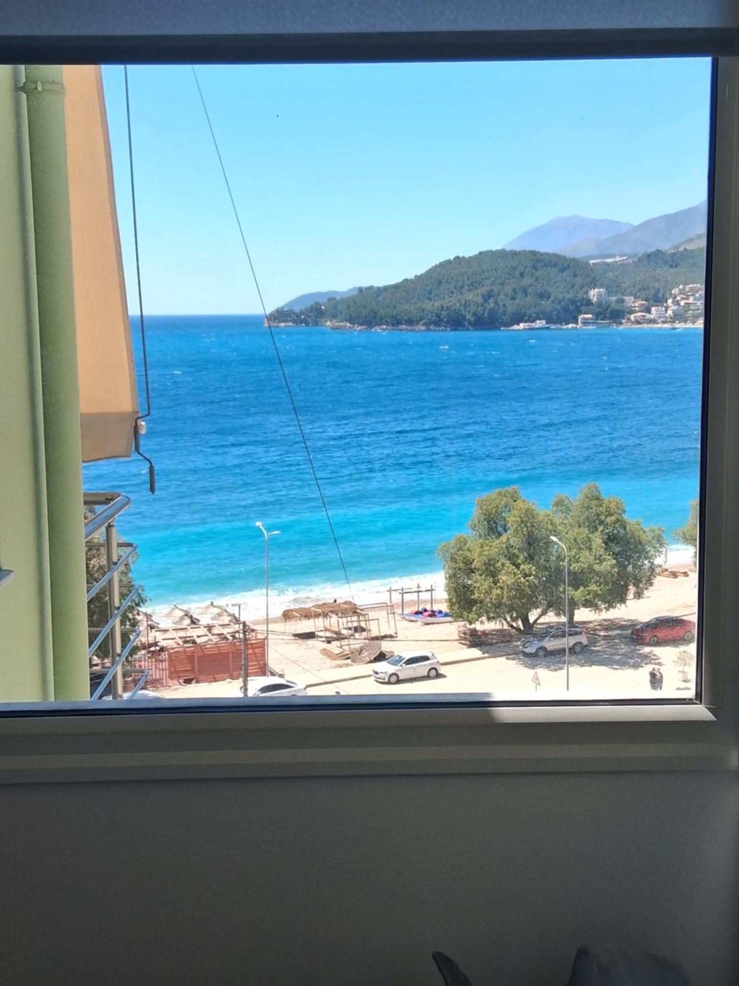 Rooms With View Himare Rum bild